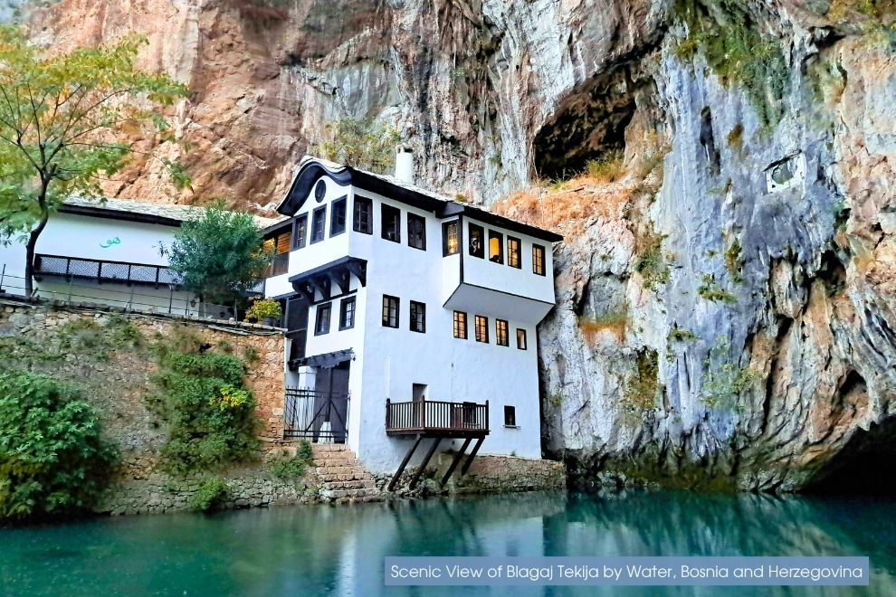 Благай монастырь у скалы \ Кому подойдут автобусные туры в Боснию и Герцеговину