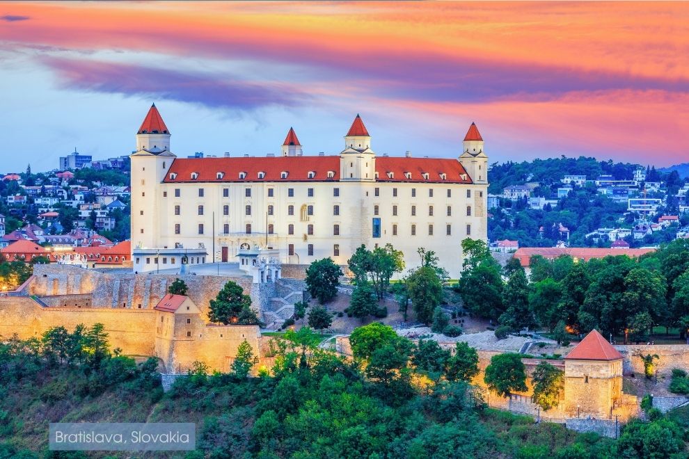 Як проходять автобусні тури до Словаччини